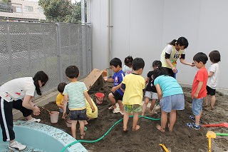 幼稚園の生活6（水遊び）